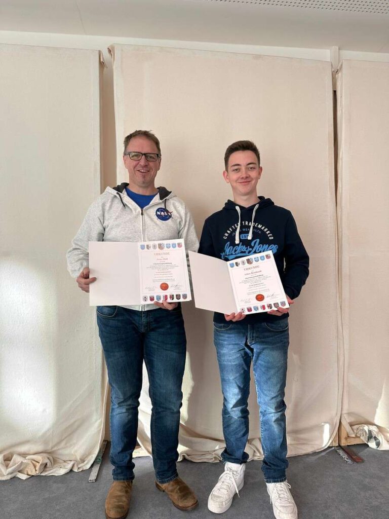 Erfolgreicher Abschluss des Chorleiterkurses durch Peter Moll und Lilias Reinhardt